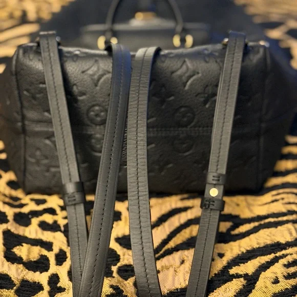 Authentic Louis Vuitton black montouris backpack GREAT CONDITION - Picture 15 of 16